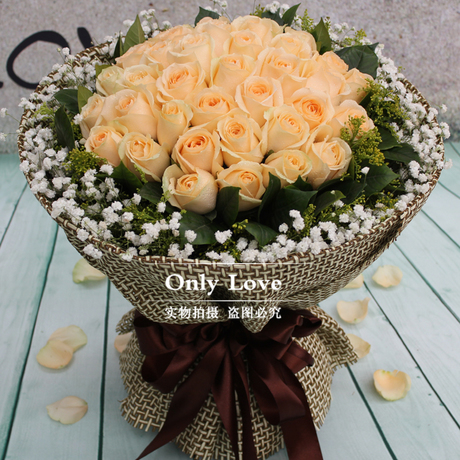 实拍！33只香槟玫瑰花束武汉速递