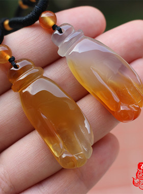 原色玉髓精雕佛手掌上明珠吊坠