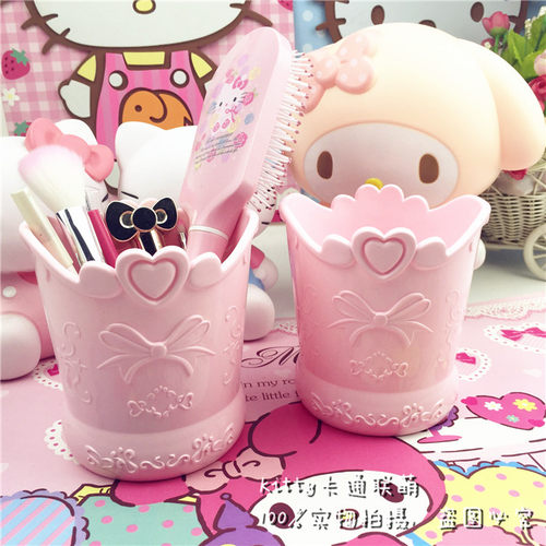 粉色少女心浮雕爱心收纳桶笔筒
