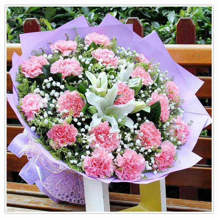 深圳鲜花速递生日红玫瑰礼盒花束北京上海广州同城全国送花康乃馨