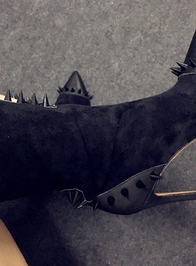 2020新款女鞋尖头女靴弹力尖钉欧美黑色超高10厘米细跟时尚小众