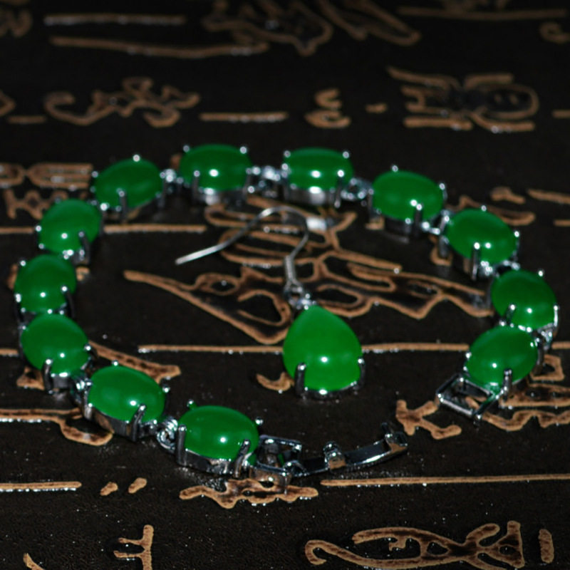 正品天然珠寶玉石馬來玉套裝 時尚心型碧玉吊墜加手鏈套裝批發在類目 飾品/流行首飾/時尚飾品新, 項鍊中 - 來自Buy2taobao.com提供專業的淘寶代購服務