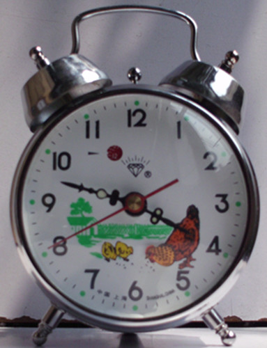 小小针小朋友最喜欢的有趣好玩钻石牌小双铃鸡吃米机械闹钟