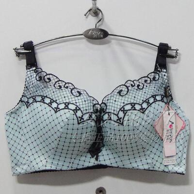 聚拢文胸上托上托集中妩媚风文胸