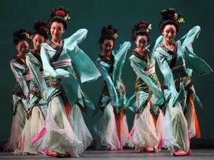 古典舞演出服女飘逸踏歌舞蹈服装中国风清新淡雅古装女汉服装套装