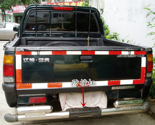 江铃宝典后防撞杠 后保险杠 后护杠 后杠