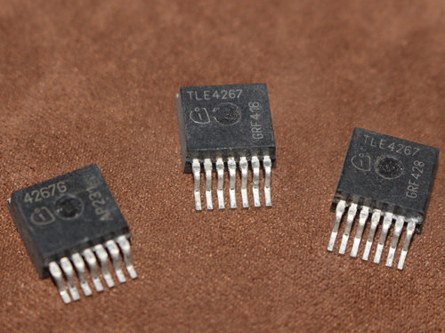 4267G TLE4267G 01M变速箱电脑板5V稳压电源管 贴片TO263-7脚
