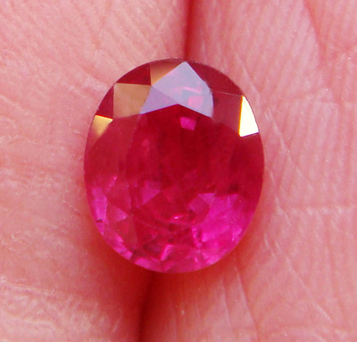 色泽红润 透度好 天然红宝石裸石椭圆形5*6MM
