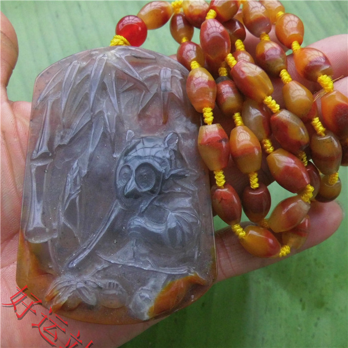 促销新款黄龙玉俏色熊猫吊坠手工玉器男女款项链玉佩玉石挂件颈饰