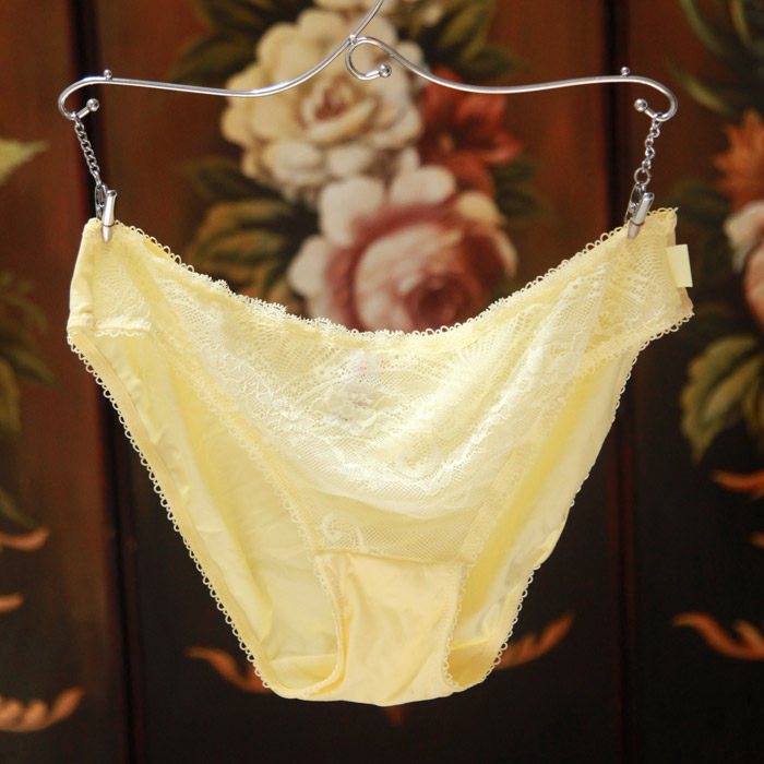 Slip jeunesse sexy en nylon - Ref 652318 Image 1