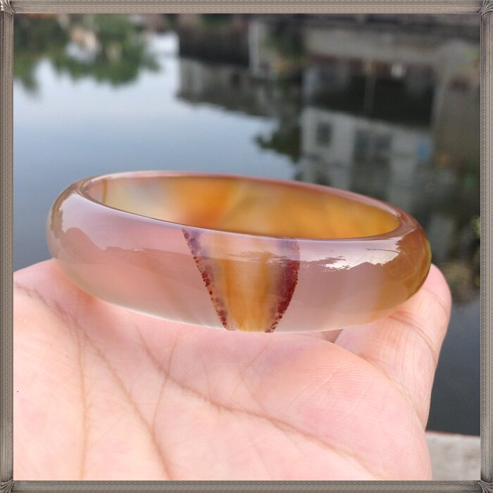 独特天然红色朱砂原石半蜜糖半灰紫玛瑙手镯冰透水润玉髓女加厚款
