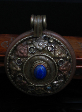 旧嘎乌盒44*27MM_御0077