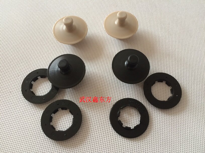 标致207 307 308 408 雪铁龙C5 凯旋 世嘉脚踏垫定位销 脚垫卡扣