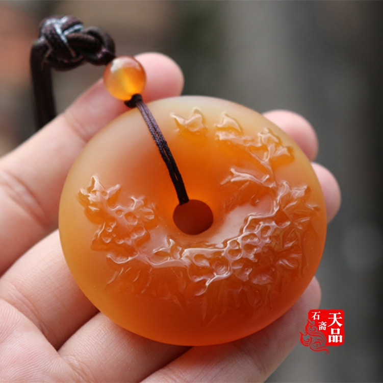 天然冰彩原色蜜糖色玉髓玛瑙精雕仿古花开富贵平安扣吊坠挂件