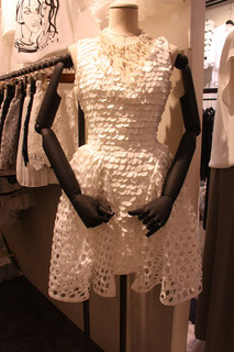 实拍批发 2015年夏季新款白色重工鱼鳞镂空无袖收腰连衣裙