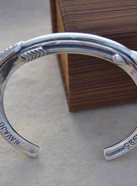 实心欧美朋克风手镯