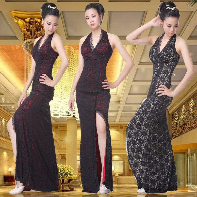 修身显瘦挂脖连衣裙2024新款宴会夜店女装深性感开叉晚礼服长款