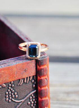 天然玻璃体碧玺戒指18K镶钻