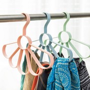 máy cắt xù lông Đơn giản đơn giản khăn giá tủ quần áo đa chức năng khăn rack tie lụa khăn móc áo quần áo kết thúc lưu trữ giá - Hệ thống giá giặt Cây lăn bụi quần áo của Nhật