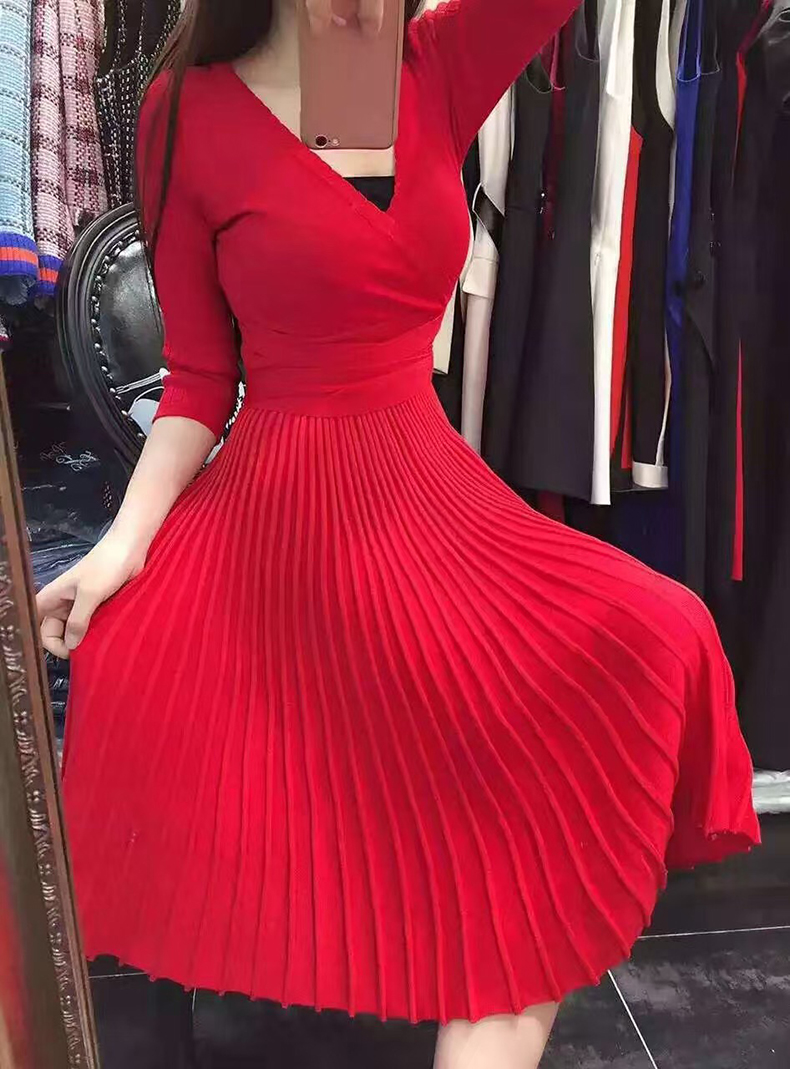 秋冬新款简约V领修身系带收腰大摆甜美淑女气质打底针织连衣裙