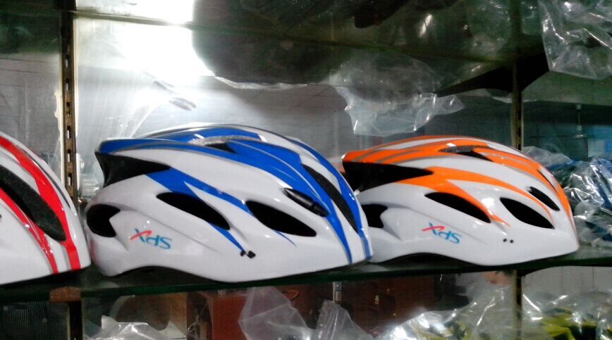Casque cycliste - Ref 2247117 Image 1