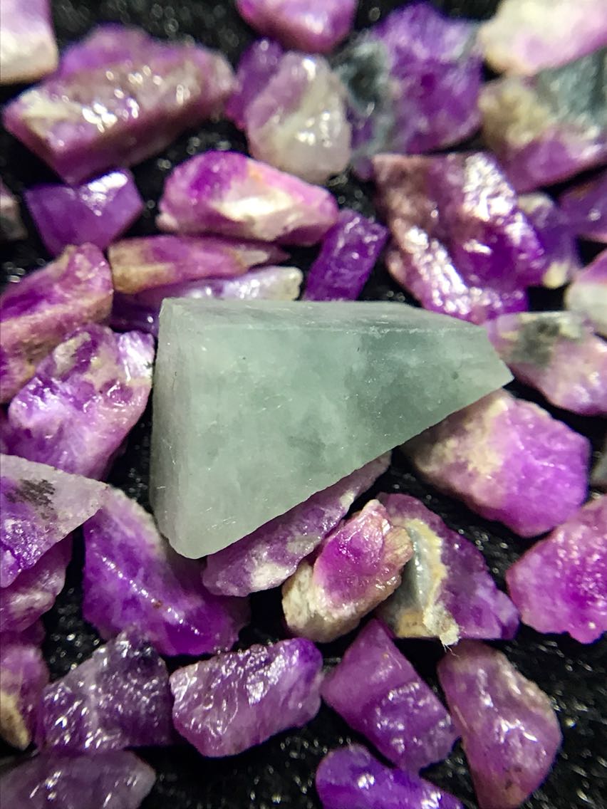 天然翡翠绿舒俱来原料裸石