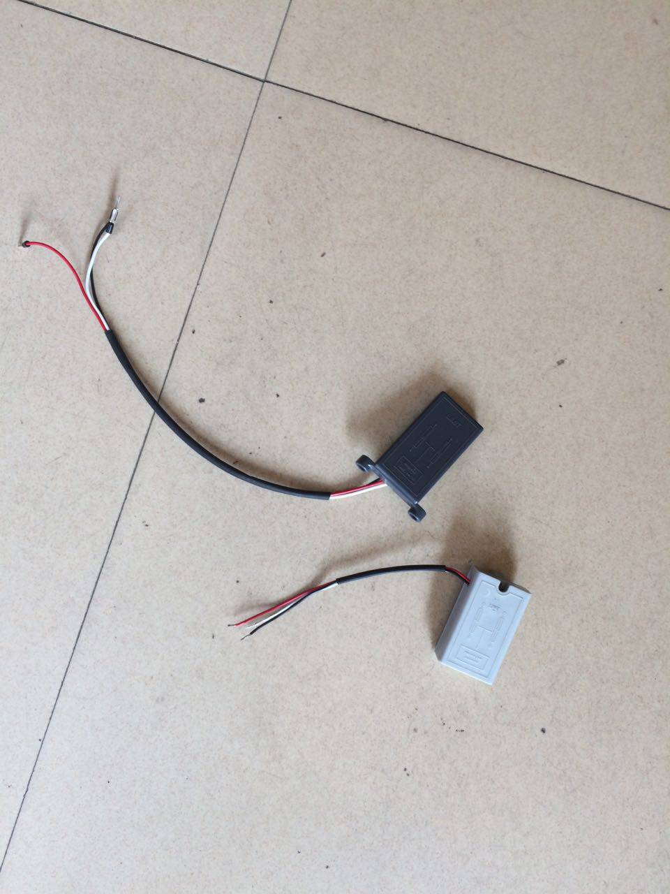 百勝平移門壹體機限位常閉開關限位磁性 限位塊 百勝門控原裝在類目 電子/電工, 智能家居系統, 樓宇智能系統, 停車場控制機/道閘中 - 來自Buy2taobao.com提供專業的淘寶代購服務