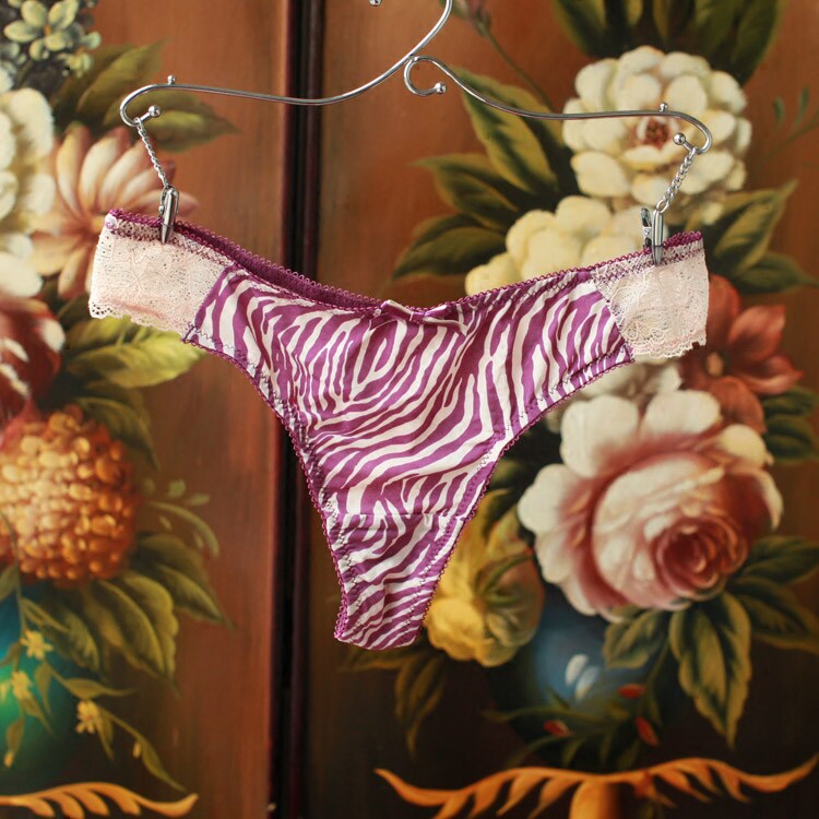 Slip jeunesse sexy en nylon - Ref 648267 Image 1