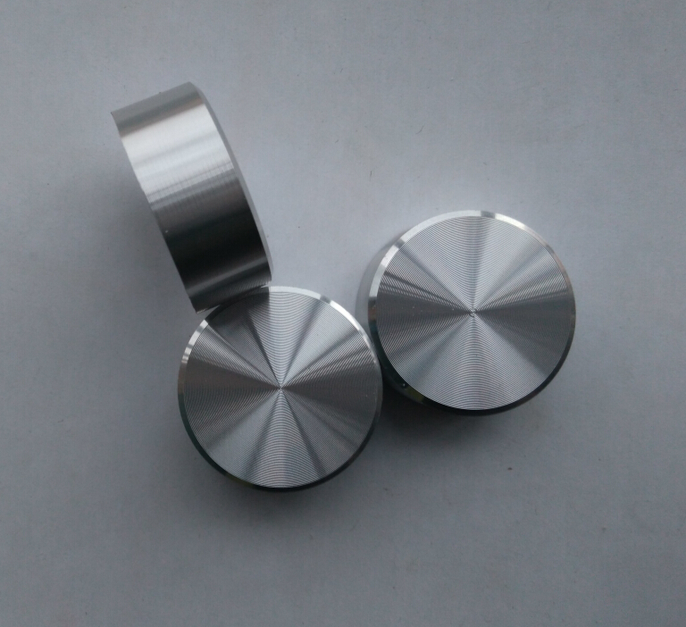 材质：铝合金 最大部分直径：30mm 直           径：12mm    颜色：银色、 安装孔：半手柄