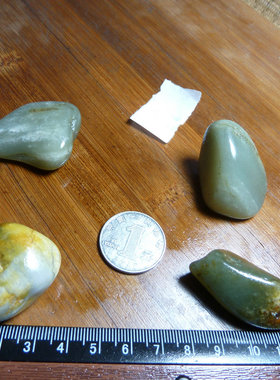 20819新疆和田玉龙喀什河和田玉青玉籽料原石 4颗 3cm以上