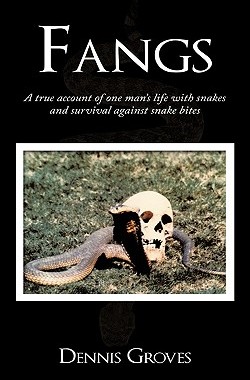 【预售】Fangs: A True Account of One Man's Life with Snak...