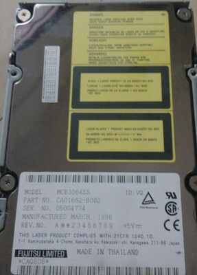 Fujitsu富士通磁光盘机MO MCC3064SS 640M SCSI接口.