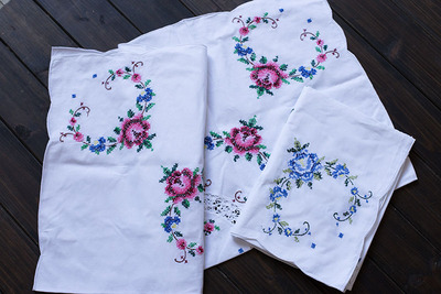 手工刺绣拼勾针通花长方桌布