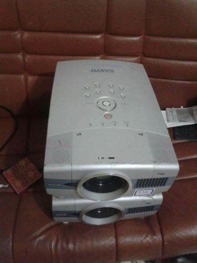 投影仪家用投影机三洋高清