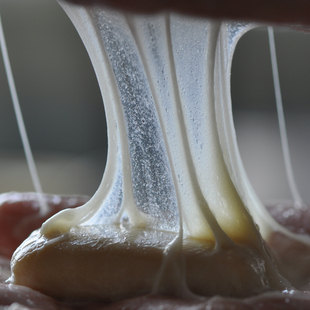 新西兰蜂蜜羊奶凝脂手工皂 海伦珍选 滋润补水天然洁面精油皂洗脸