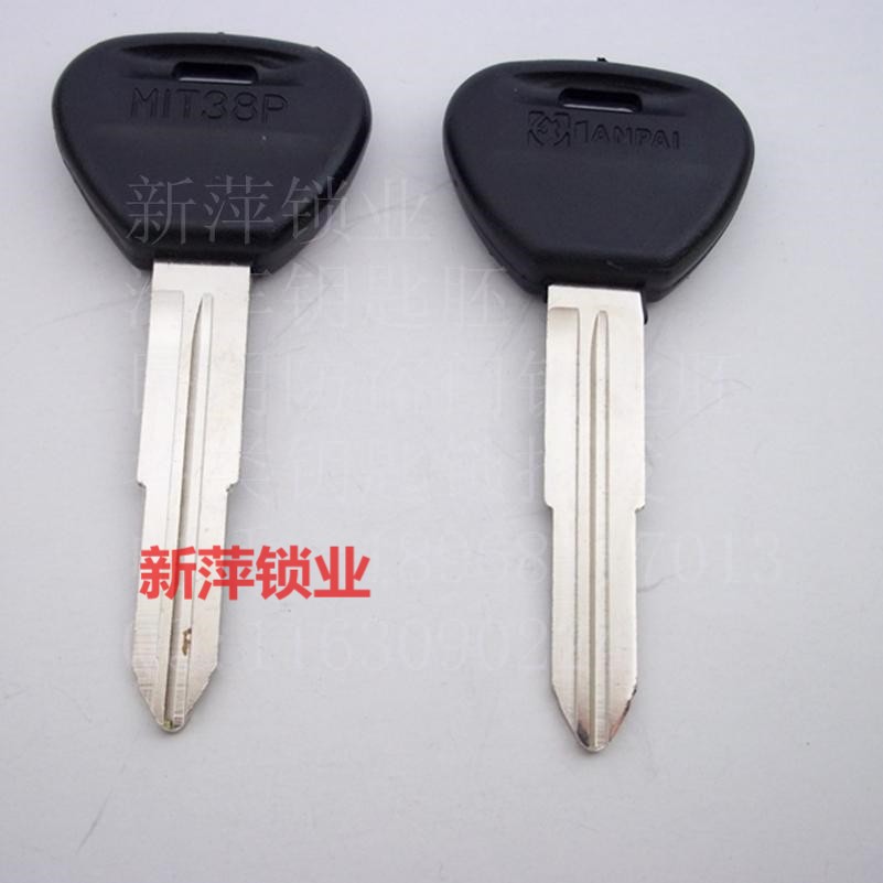 D268A 促销 胶汽车钥匙毛坯 右细双槽左细双槽 三