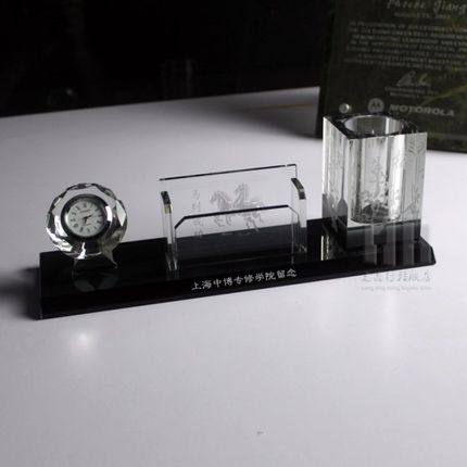 水晶商务实用摆件笔筒毕业纪念品