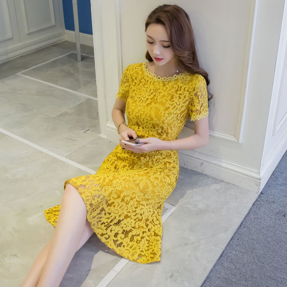 臻诗性感露背蕾丝连衣裙 中长款露背荷叶边裙子 2021年夏季新款在类目 女装/女士精品, 连衣裙中 - 来自Buy2taobao.com提供专业的淘宝代购服务