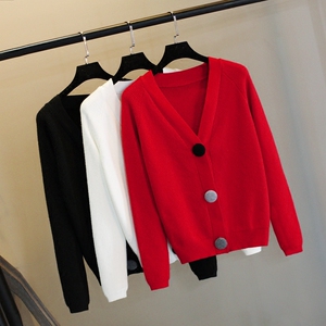 毛衣女2019春款v领上衣网红慵懒风针织开衫宽松外套大纽扣披肩