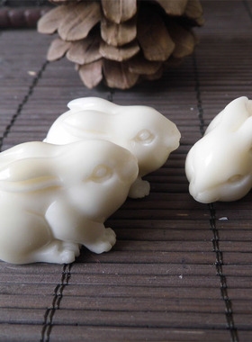象牙果精雕手把件兔子吊坠送礼