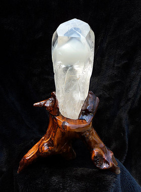 晶山角天然 白幽灵金字塔千层山摆件260×70mm净尺寸190mm 1.5KG