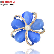 Package mail smiling clover brooch pin Korean brooch Crystal rhinestone brooch pin collar-pin female