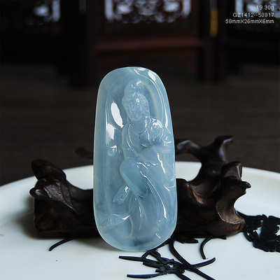 翡翠A货老坑高冰起光站飘花观音