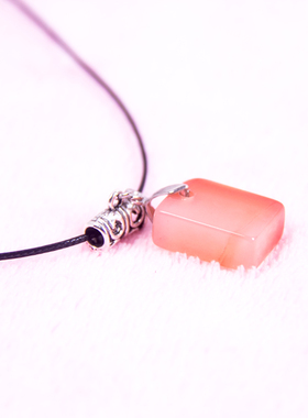 新品巴西天然玛瑙吊坠小巧玲珑