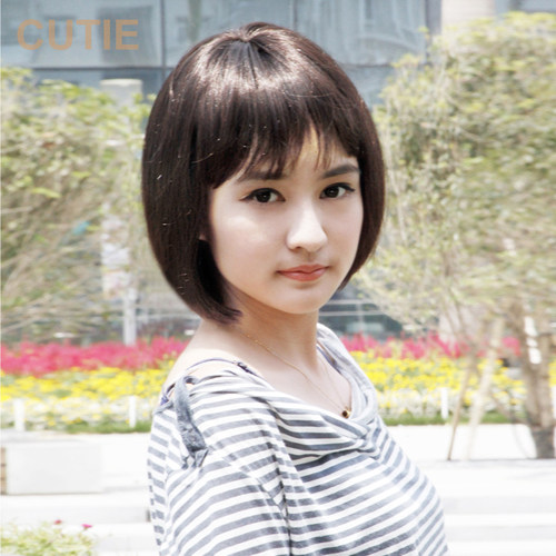韩国女生bobo空气感薄刘海短发型
