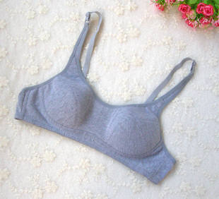 胖妹妹文胸发育加大码胸衣95A大码内衣学生无钢圈胸衣90A