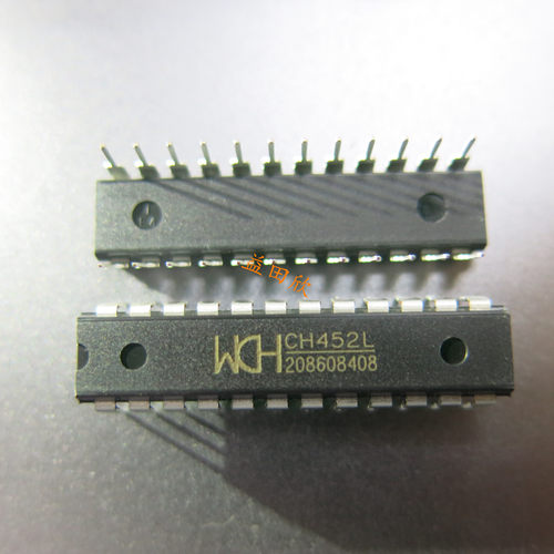 CH452L DIP24  CH452L 数码管显示驱动和键盘扫描芯片 (A9I4)