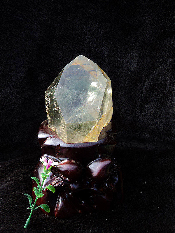 晶山角天然绿幽灵千层山金字塔水晶柱180*90*100mm净高115mm