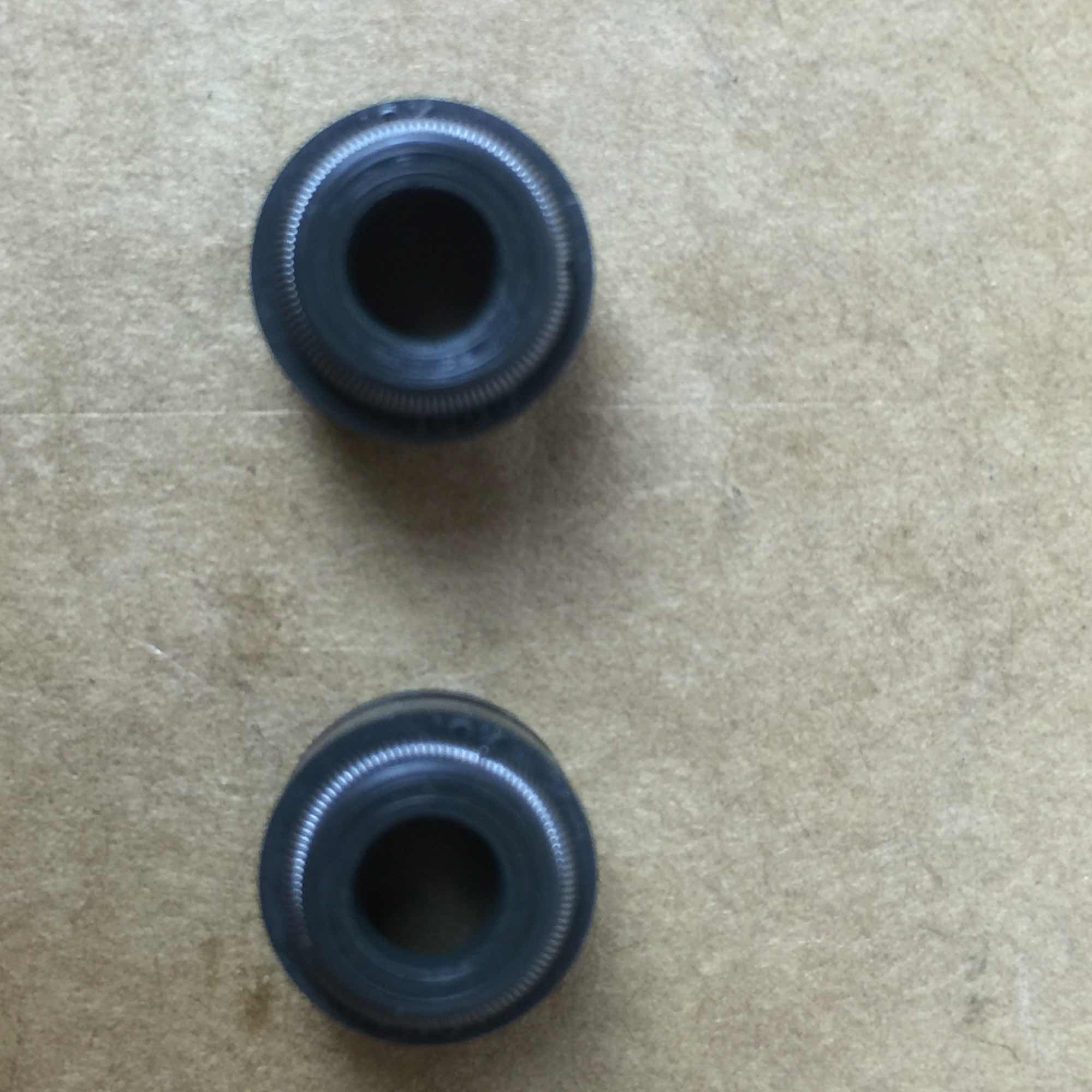 铃木GS125 GT125 QS150T QS110 GSX125-3超人丽彩气门油封 气门塞