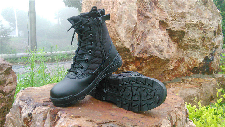 Boots militaires SWAT en cuir - dérapage - Ref 1400628 Image 1